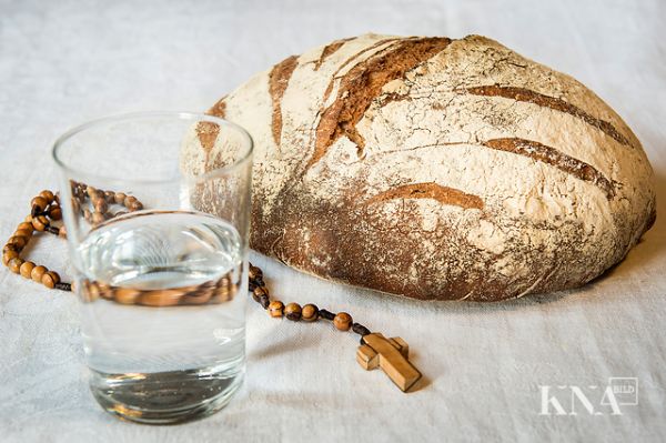 Wasser, Brot und Rosenkranz